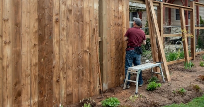 What Insurance Do Regina Deck and Fence Contractors Need